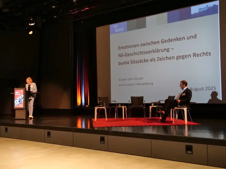 Kirsten John Stucke während Ihres Inputs