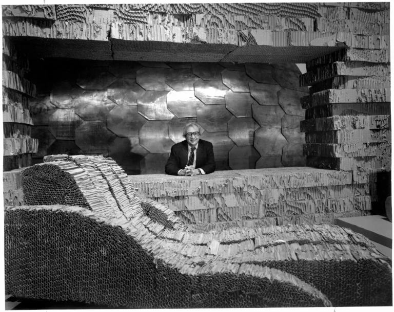 Frank Gehry im Walker Art Center, 1986, © Courtesy Walker Art Center, Foto: Glenn Halvorson