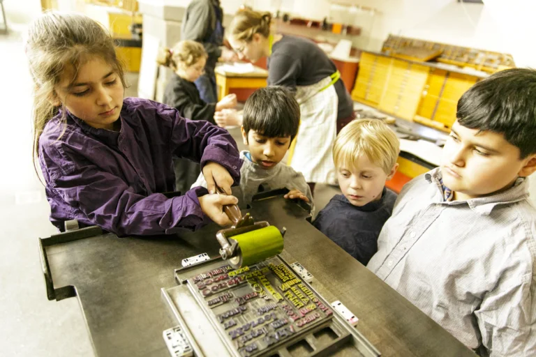 Blick in einen historischen Spielraum des Jungen Museums. © Junges Museum Frankfurt, Foto: Stefanie Kösling